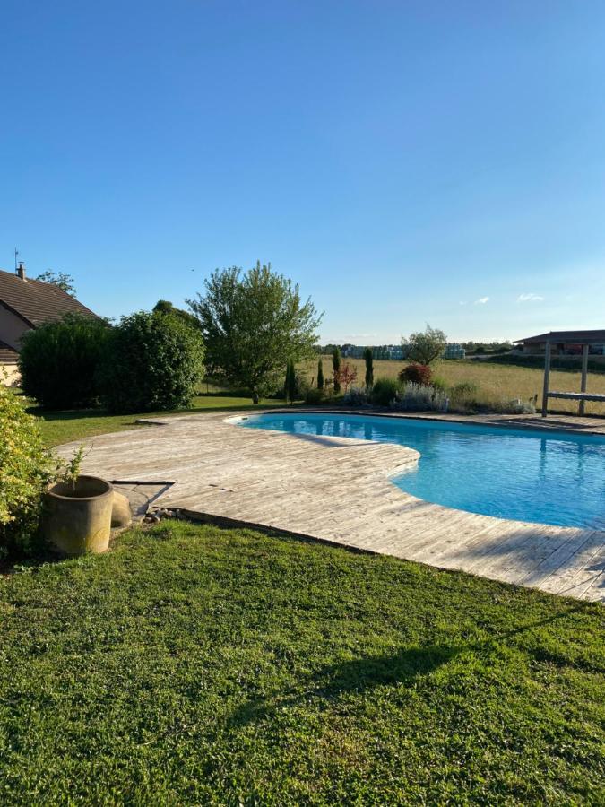 Agréable chambre d’hôte calme avec piscine Souvans Exterior foto