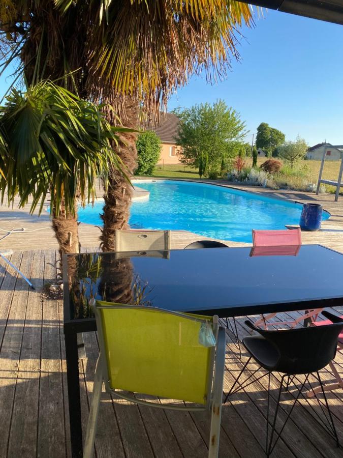 Agréable chambre d’hôte calme avec piscine Souvans Exterior foto