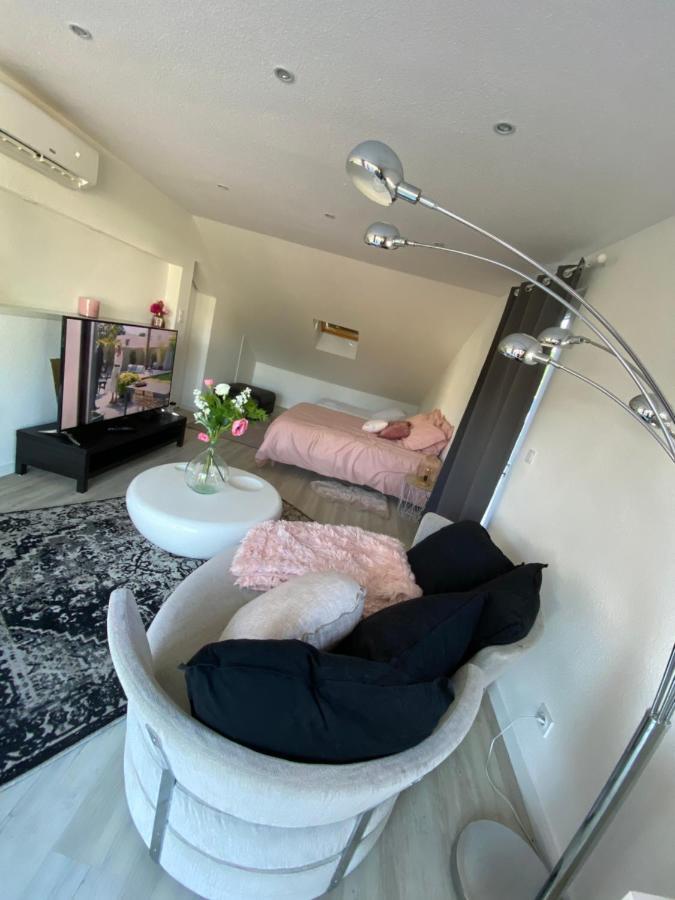 Agréable chambre d’hôte calme avec piscine Souvans Exterior foto